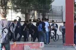 Serseri , herkese atarlanan çocuk
