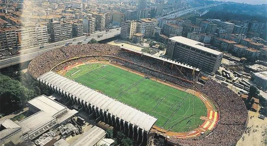 En iyi Eski/Yıkılmış Stadyum?
