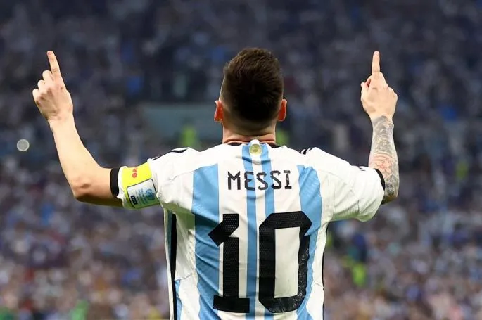 LOS MEJORES FUTBOLISTAS DE LA HISTORIA