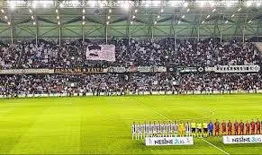 Tribünlerin Seremonide Söylediği Şarkılar