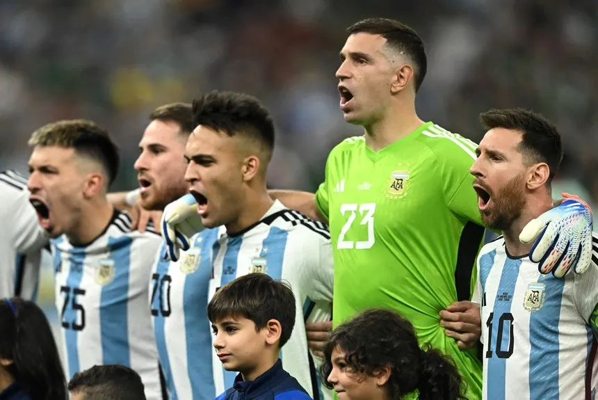 HIMNOS DEL FÚTBOL EN EL MUNDO