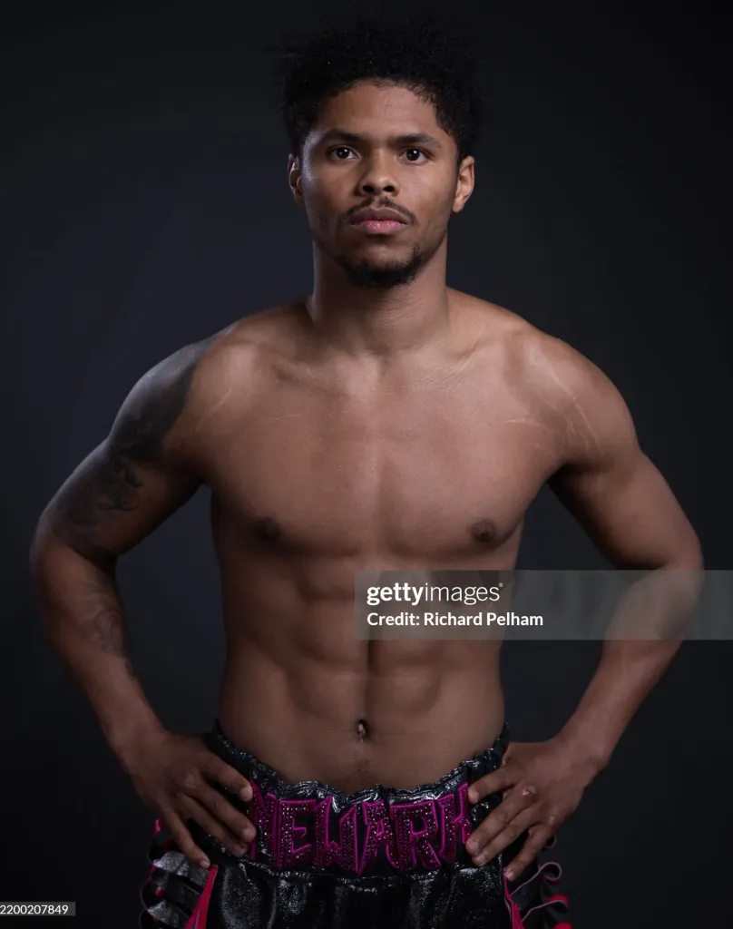 Dövüşçü olmayan bu erkekler dövüş turnuvası yapsalar,hangisi diğerlerini böcek gibi ezip galip olur?