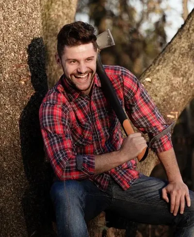 Issız adada bir milfle karşılaşsalar, hangisi diğerlerini acımasızca ezip hatunun tek sahibi olur?