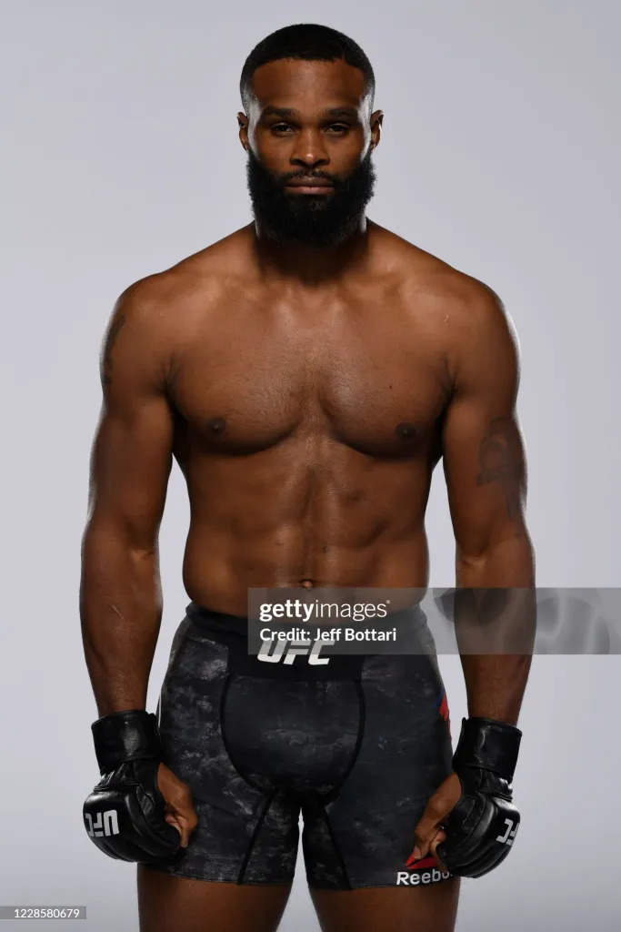 Bu boksörü trafikte küfürleştikten sonra yumruklarıyla ezip asfalta monte eden sert adam hangisi?