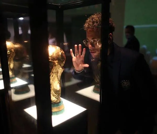 Futbolda En İyi Tasarıma Sahip Kupa