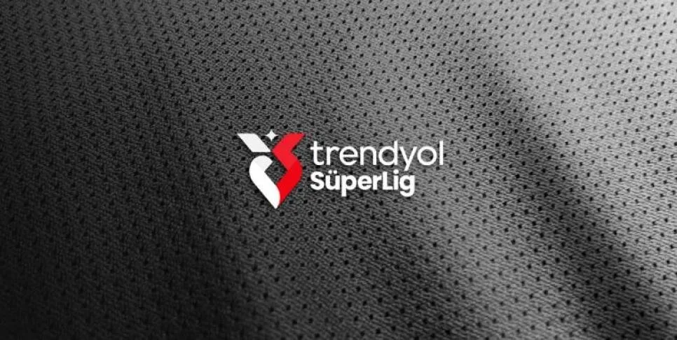 TÜRKİYE'YE GELMİŞ EN KARİYERLİ FUTBOLCU