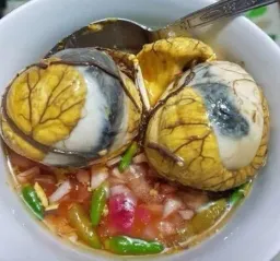 Balut (Ördek Embriyosu)