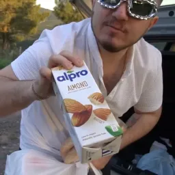 badem suyu aldınız tuz almadınız mı