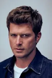Kıvanç Tatlıtuğ
