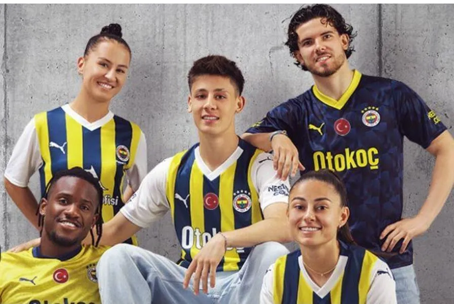 HANGİ FENERBAHÇE FORMA KOMBİNİNİ GİYERDİN(KIZ)