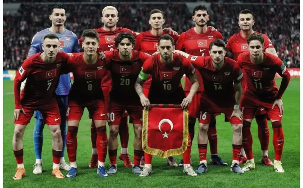TÜRKİYE MİLLİ TAKIMININ EN SEVDİĞİN OYUNCUSU KİM