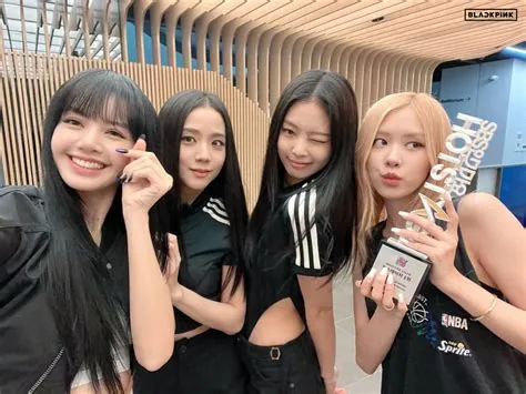 K-pop girl groups