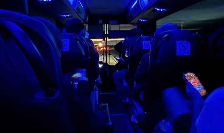 12 Saatlik Otobüs Yolculuğunda Yanına Kim Otursun?