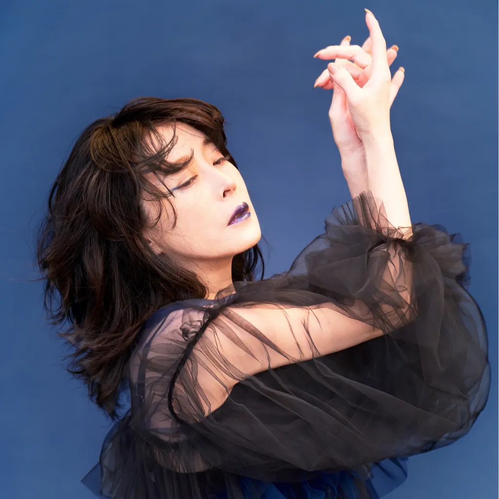 Akina Nakamori