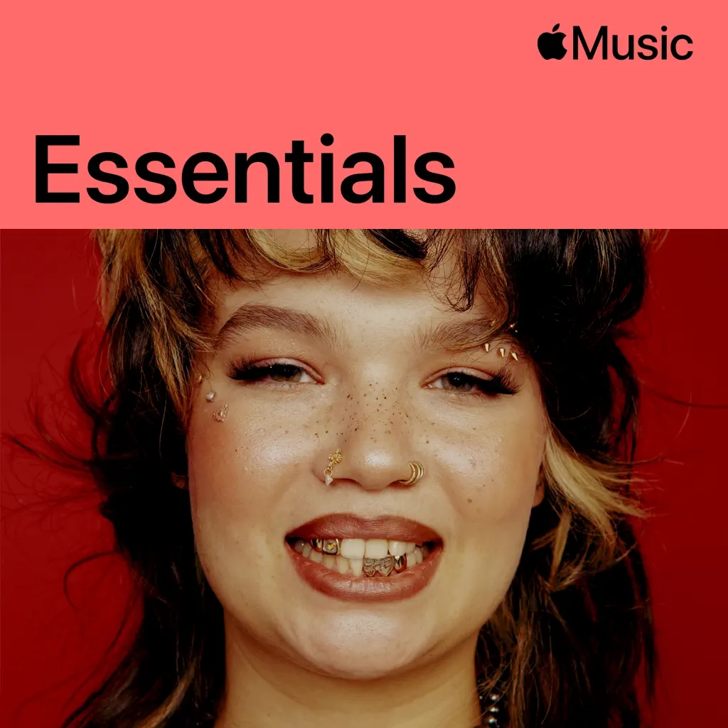 Lola Young Essentials
