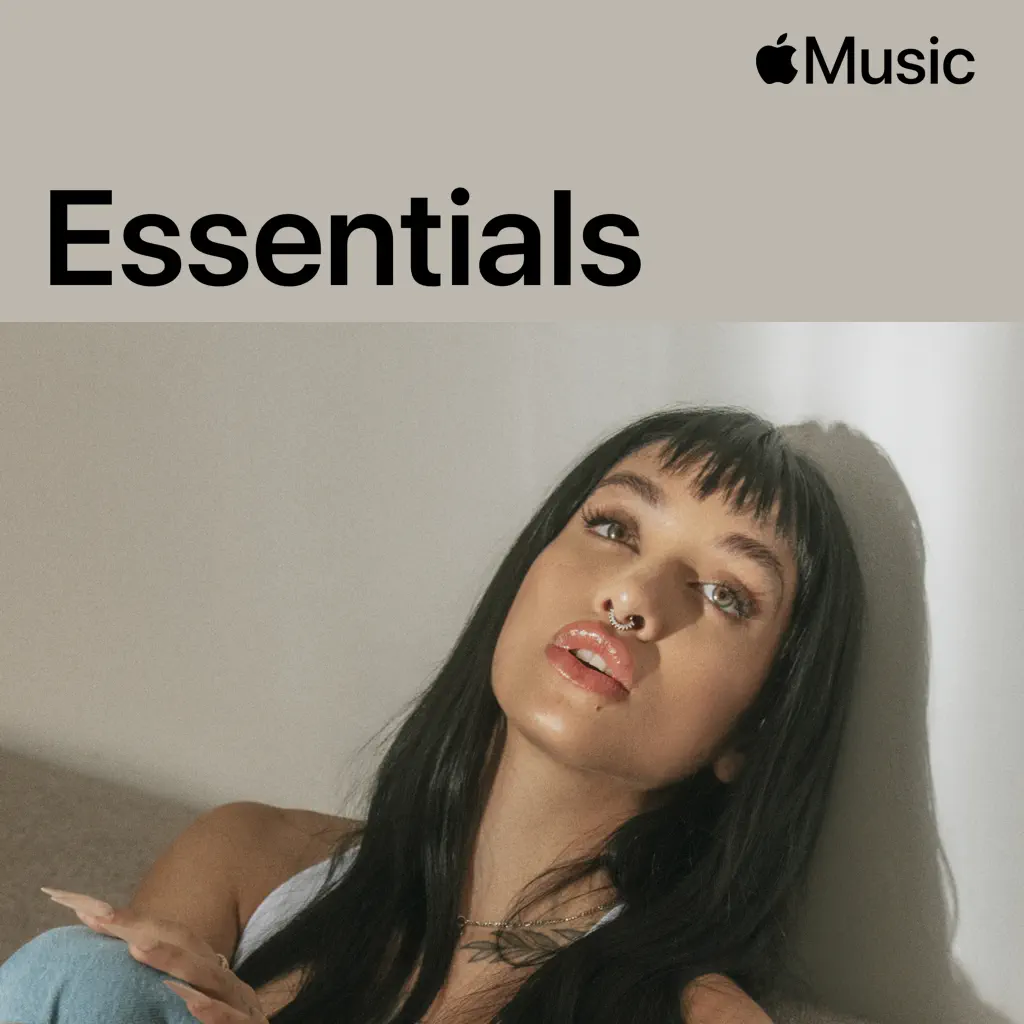 Maria Becerra Essentials
