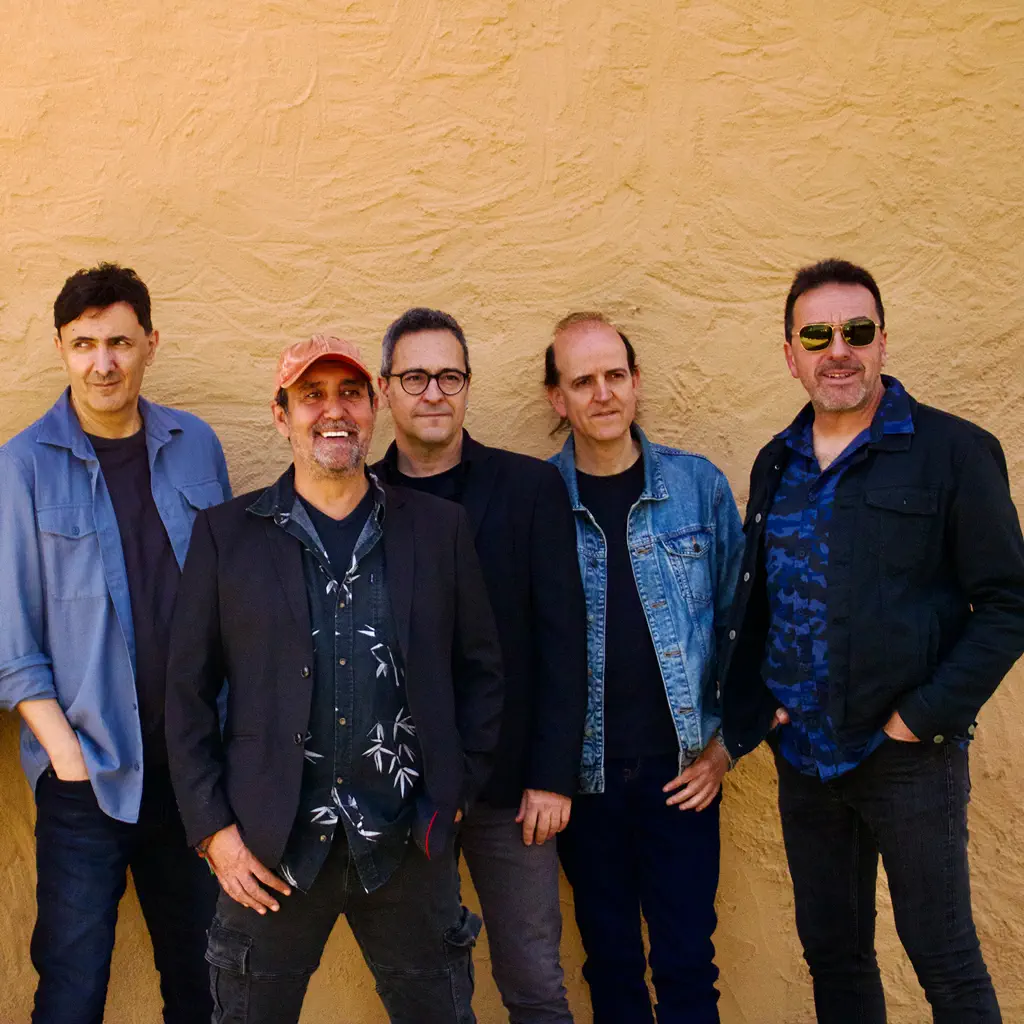 Lax'n'Busto