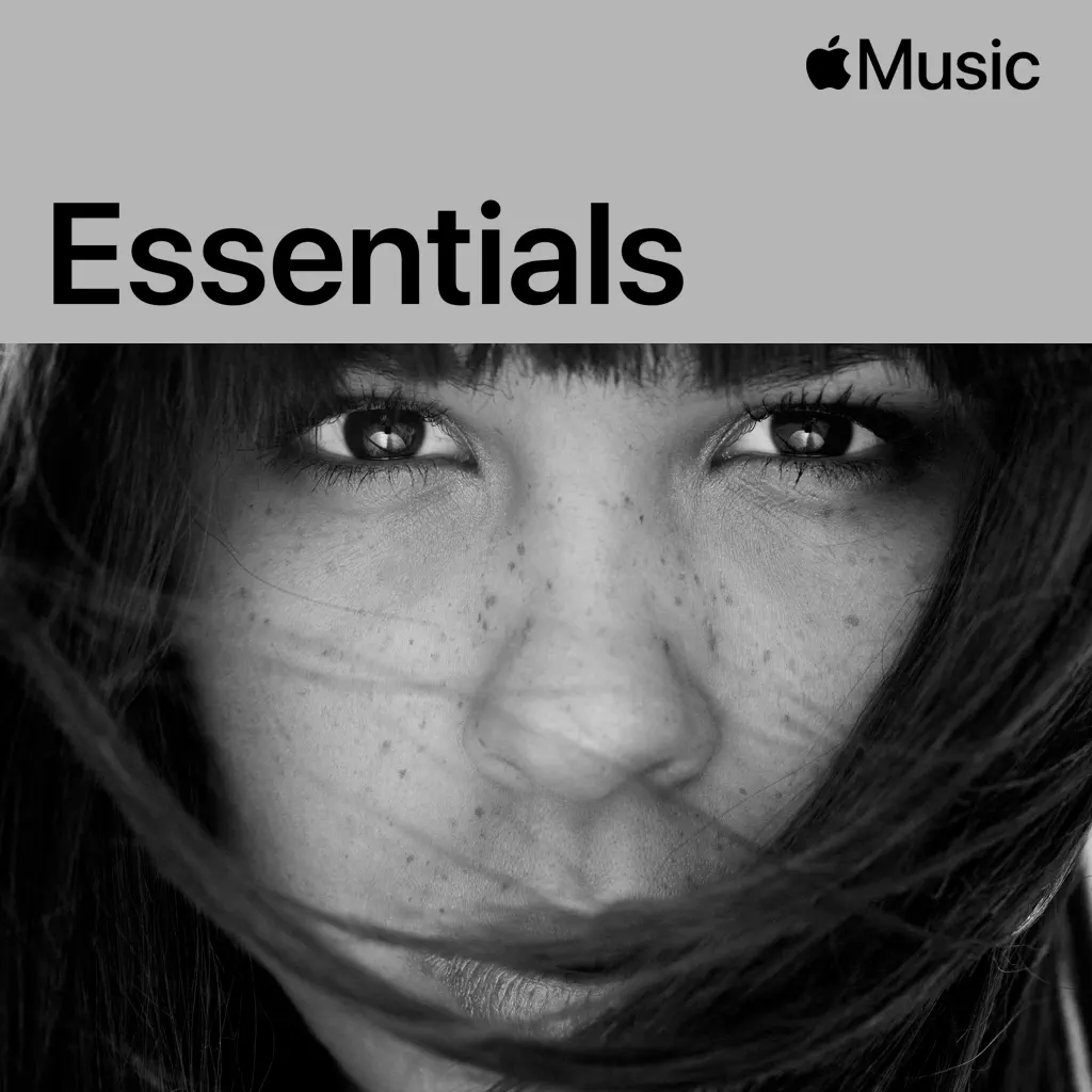 Maria Mena Essentials