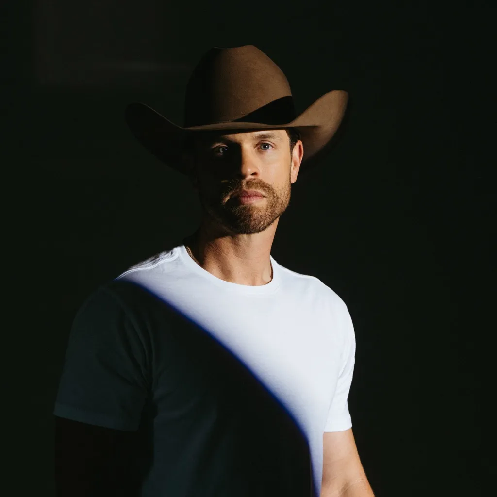 Dustin Lynch