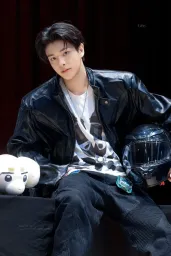 Bu Kpop Erkek İdol Kaç Doğumlu?