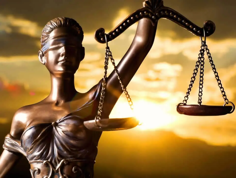 TEMEL HUKUK BİLGİSİ (Kolaydan Zora) | HTalks Quiz Night Özel